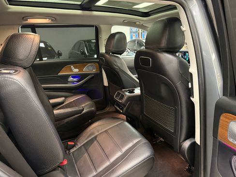 Used 2020 Mercedes-Benz GLS 450 4MATIC image 29