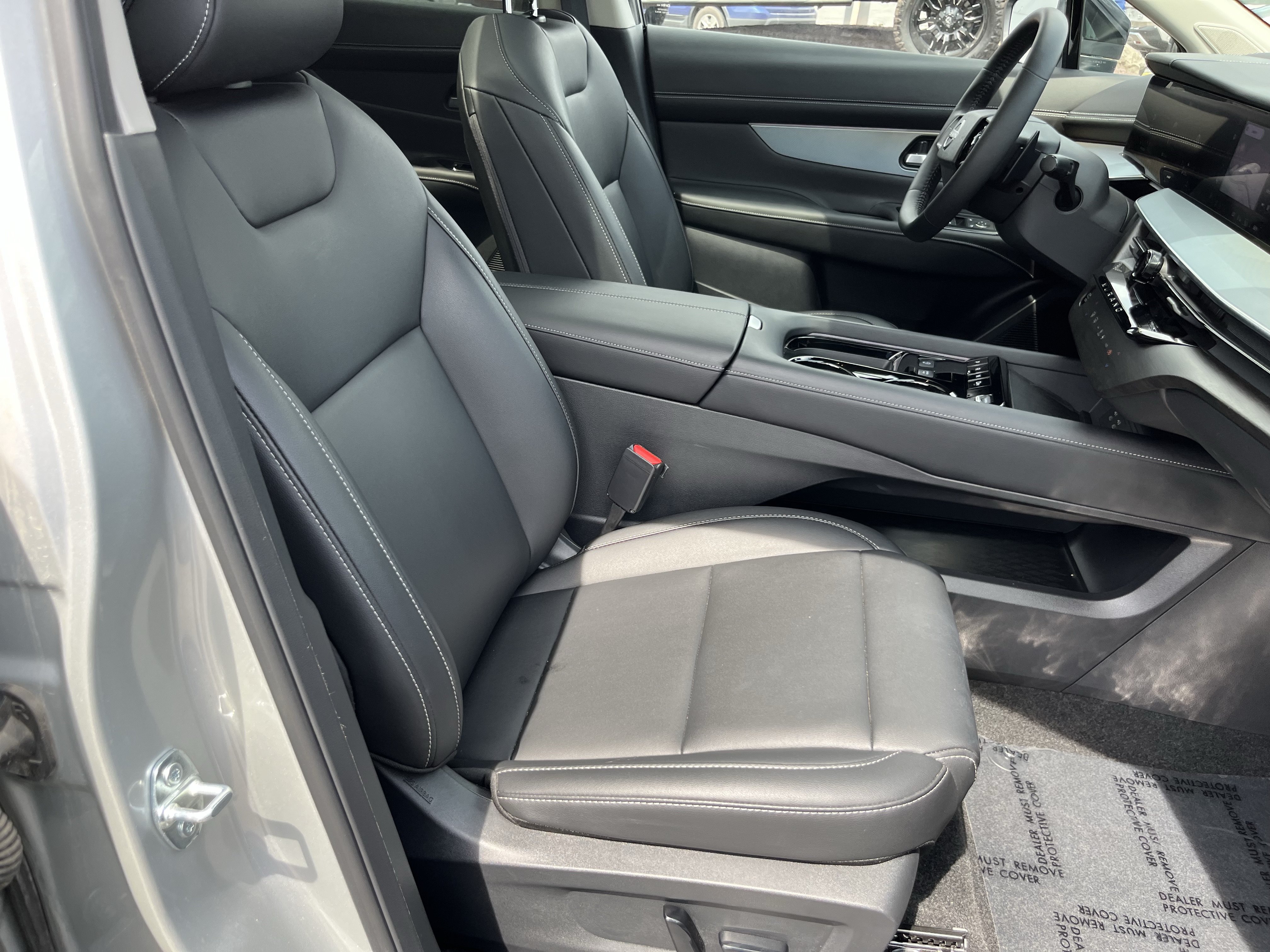 Used 2025 Nissan Murano SL AWD/4WD image 3