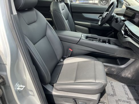 Used 2025 Nissan Murano SL AWD/4WD image 3