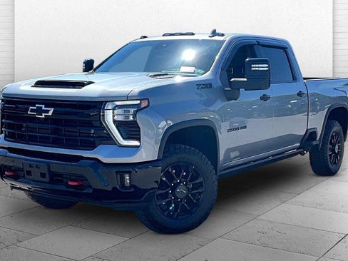 Used 2026 Chevrolet Silverado 2500 LTZ w/ LTZ Plus Package AWD/4WD image 12