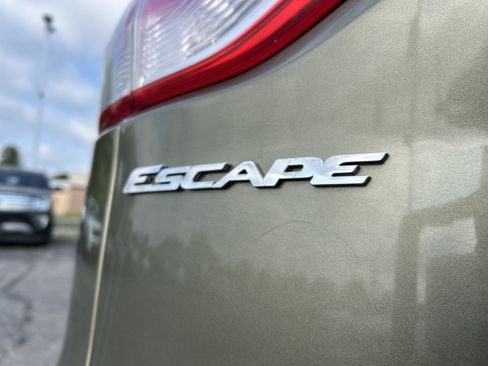 Used 2013 Ford Escape SE FWD image 25