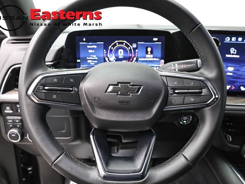 Used 2025 Chevrolet Suburban Z71 AWD/4WD image 10