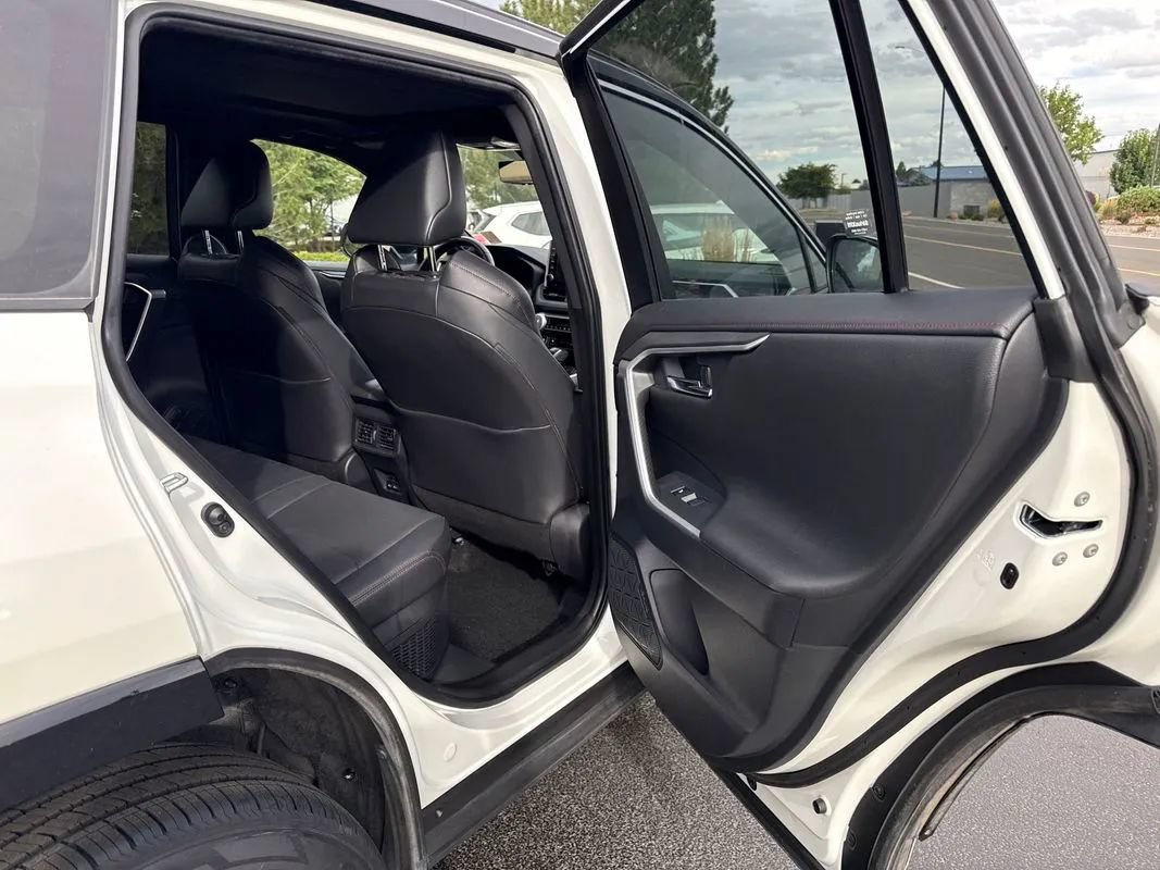 Used 2022 Toyota RAV4 XSE w/ Premium Package AWD/4WD image 41