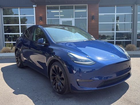 Used 2022 Tesla Model Y Performance AWD/4WD image 2