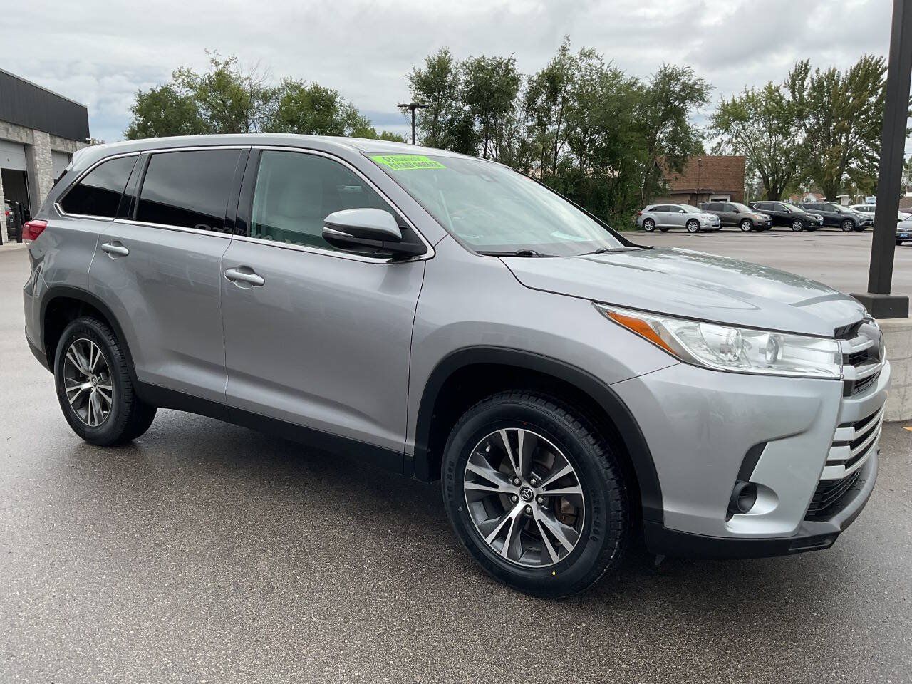 Used 2019 Toyota Highlander LE FWD image 10