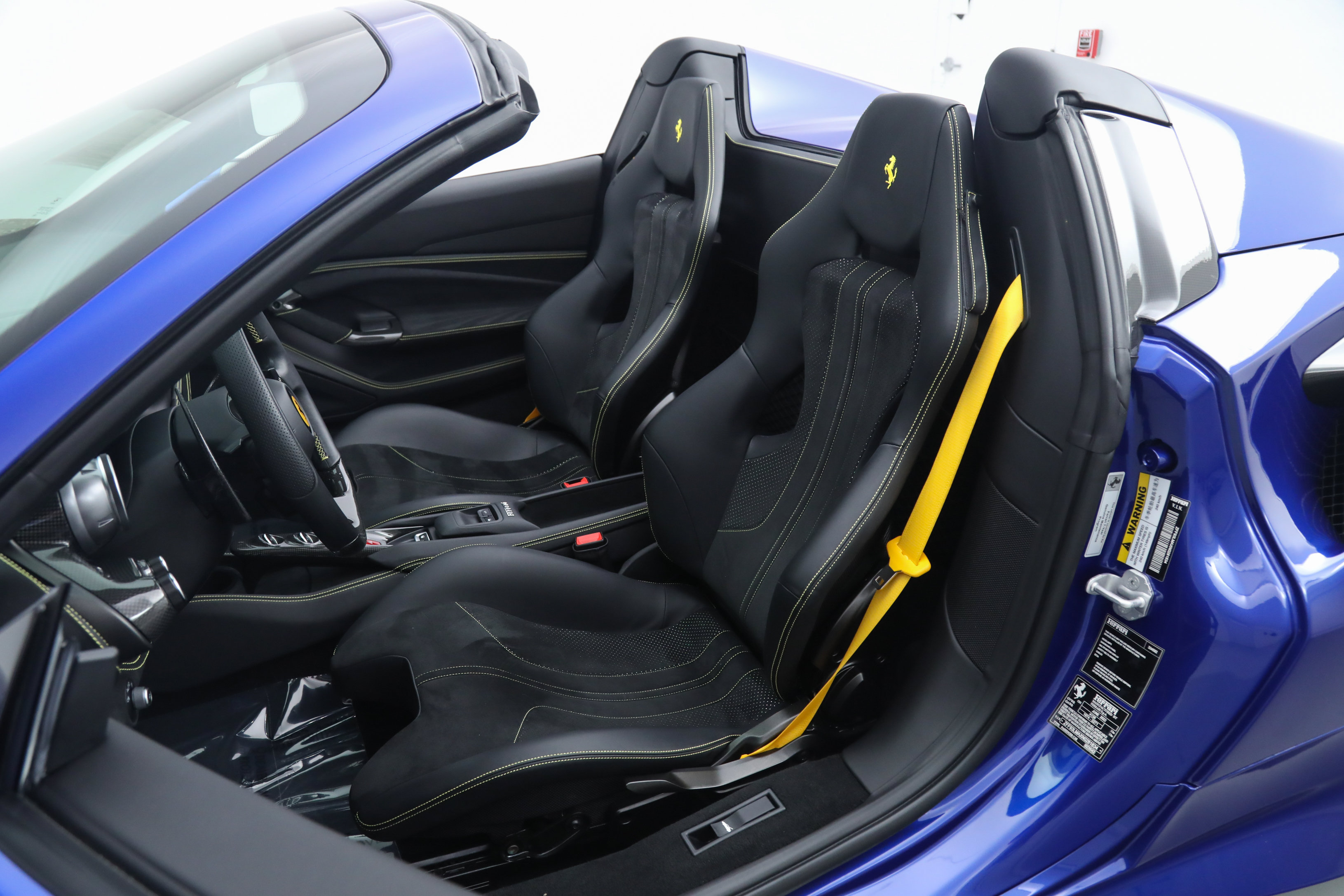 Certified 2022 Ferrari F8 Tributo RWD image 5