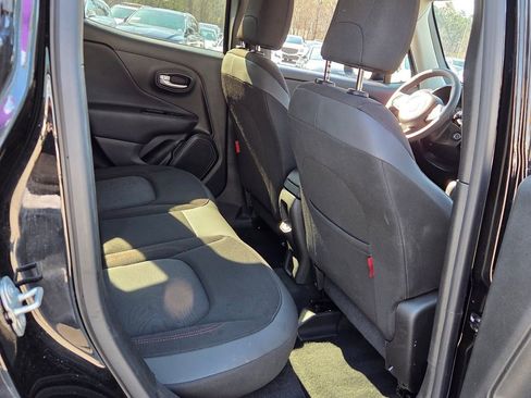 Used 2023 Jeep Renegade Trailhawk image 14