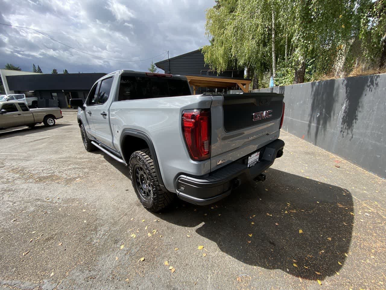 Used 2025 GMC Sierra 1500 AT4X w/ AT4X AEV Edition AWD/4WD image 4