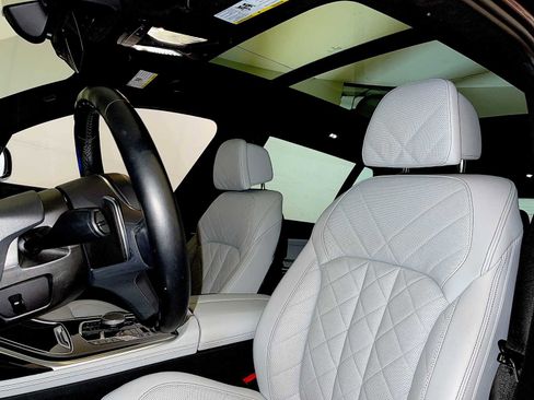 Certified 2023 BMW X7 xDrive40i w/ M Sport Package image 19