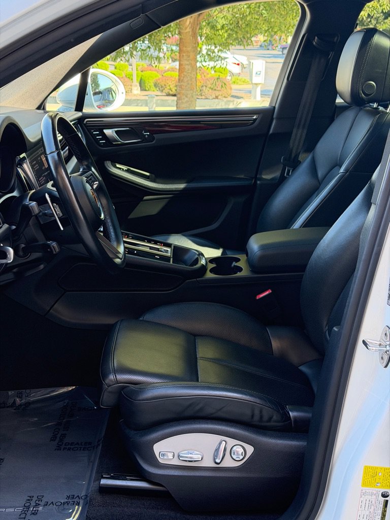 Used 2023 Porsche Macan AWD/4WD image 14