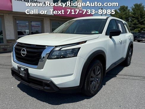 Used 2024 Nissan Pathfinder S AWD/4WD image 3