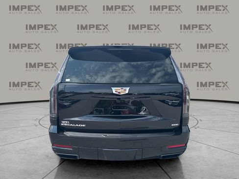 Used 2025 Cadillac Escalade Sport AWD/4WD image 4