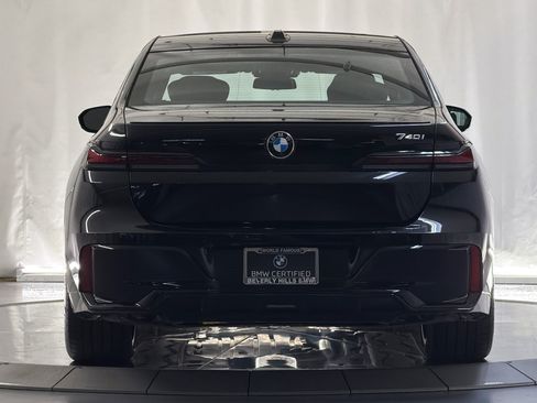 Used 2023 BMW 740i w/ Parking Assistance Package RWD image 9