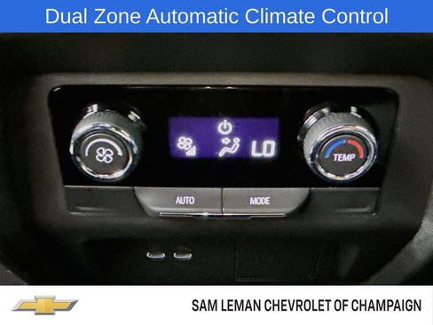 Used 2025 Chevrolet Traverse LT FWD image 24