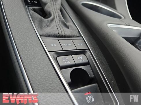 Used 2022 Toyota Avalon XSE w/ Protection Package (TMS) image 11