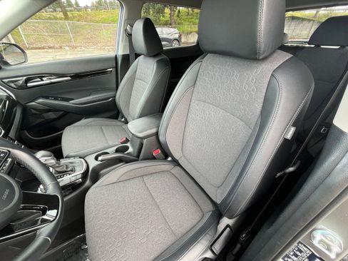 Used 2025 Kia Seltos S FWD image 38