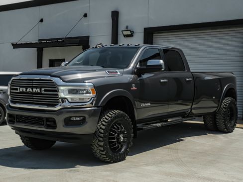 Used 2019 RAM 3500 Laramie AWD/4WD image 1