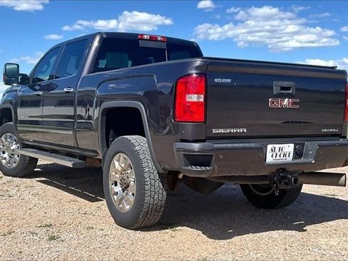 Used 2015 GMC Sierra 2500 Denali w/ Duramax Plus Package AWD/4WD image 4