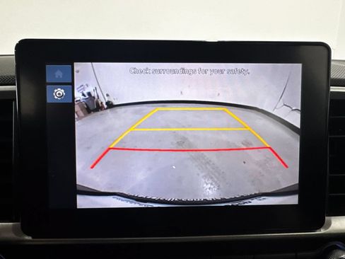 Used 2025 Hyundai Venue SEL FWD image 10