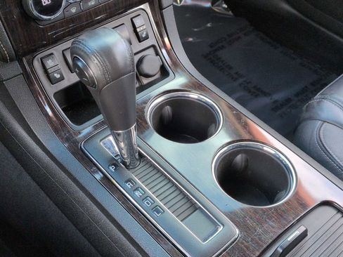 Used 2017 Chevrolet Traverse Premier image 32