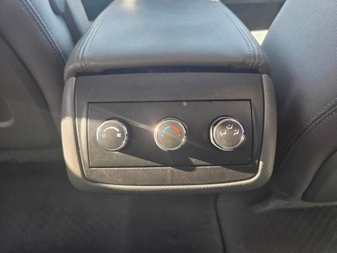 Used 2015 Chevrolet Traverse LS image 20