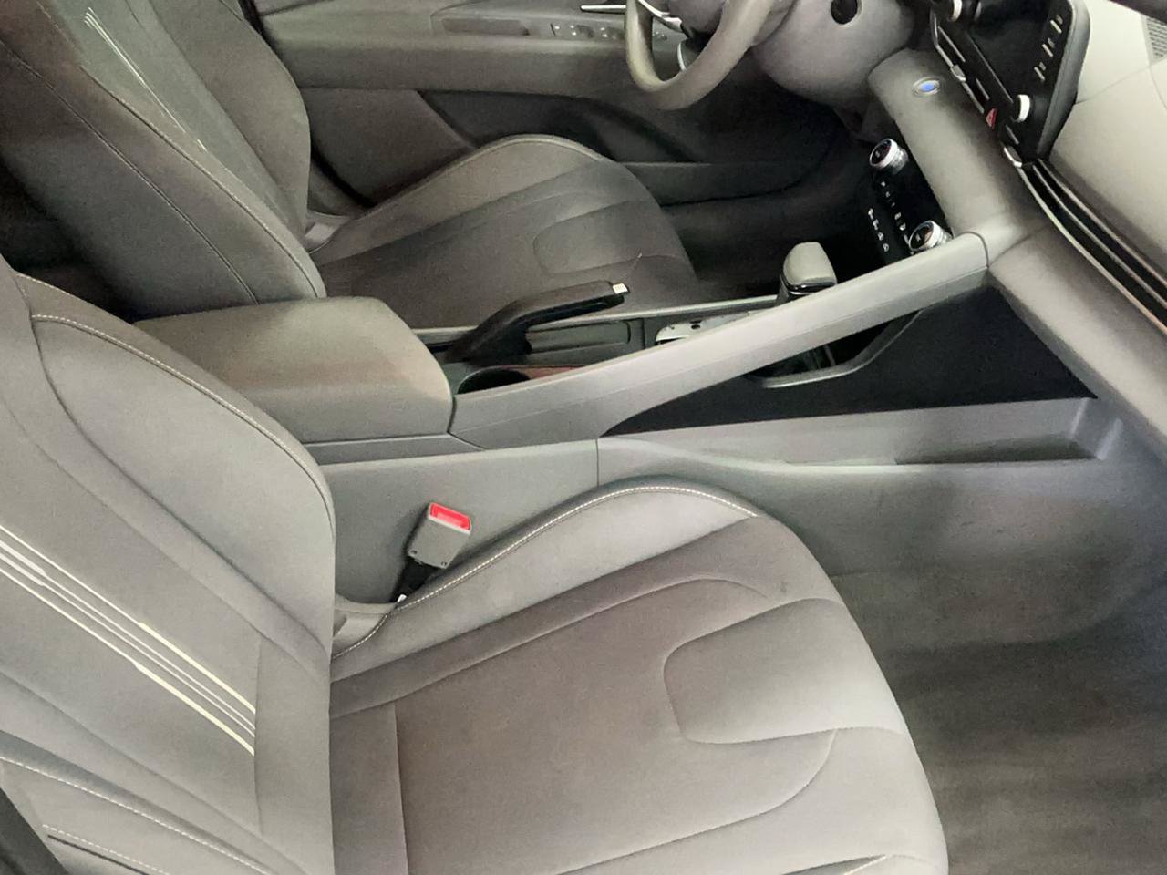 Used 2021 Hyundai Elantra SEL FWD image 12