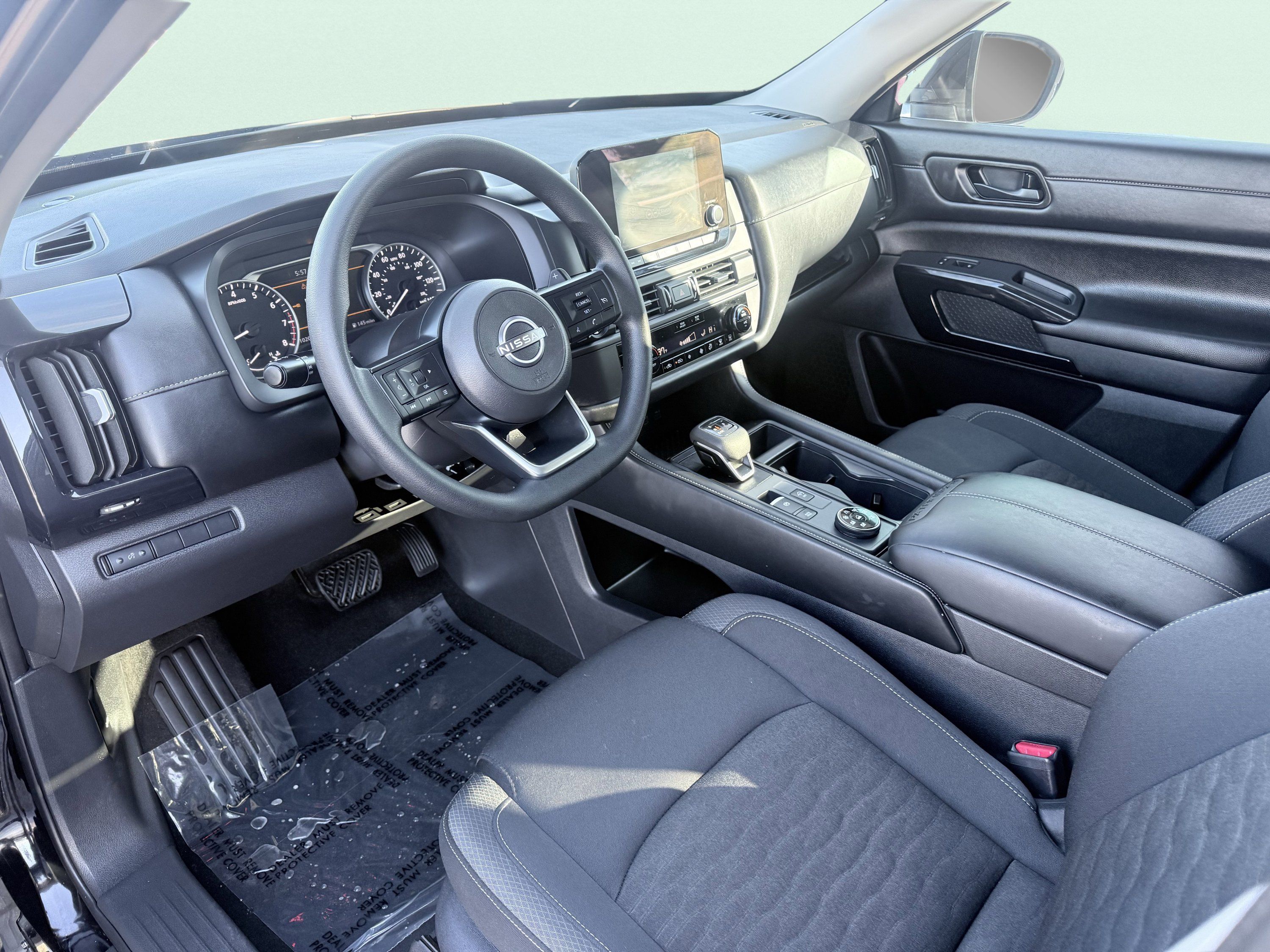 Used 2025 Nissan Pathfinder S AWD/4WD image 22