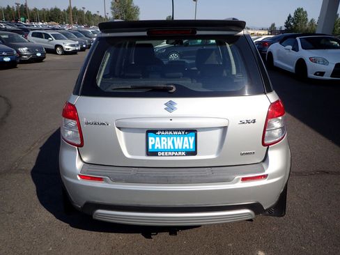 Used 2008 Suzuki SX4 AWD Hatchback w/ Touring Pkg image 4