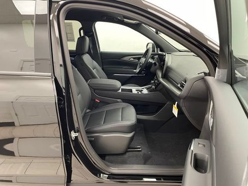 New 2026 Chevrolet Traverse LT w/ Driver Confidence Package AWD/4WD image 14