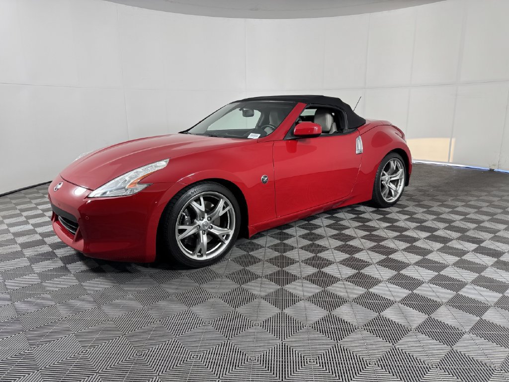 Used 2010 Nissan 370Z Touring w/ Sport Pkg RWD image 4