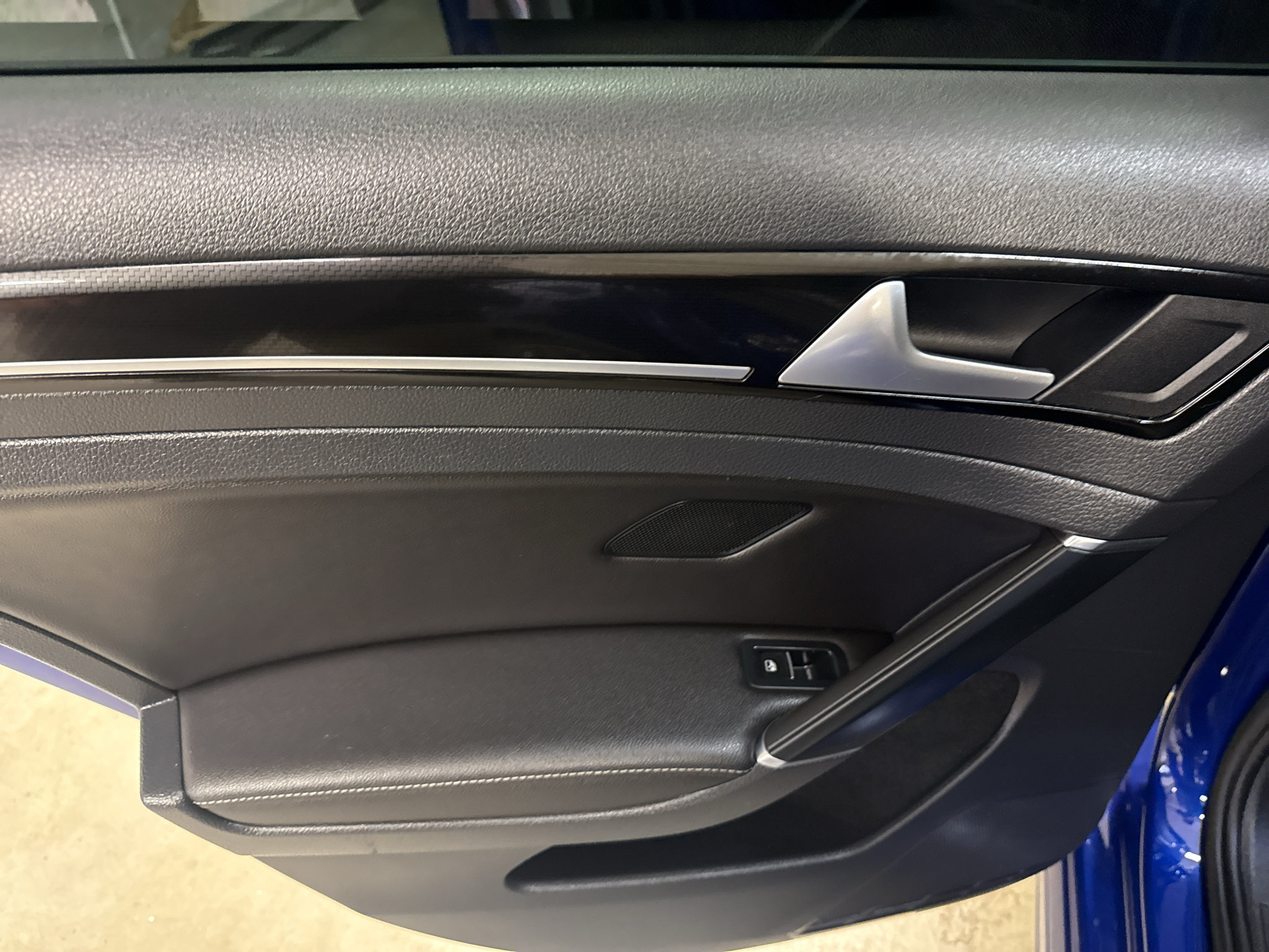 Used 2017 Volkswagen Golf R 4-Door AWD/4WD image 22