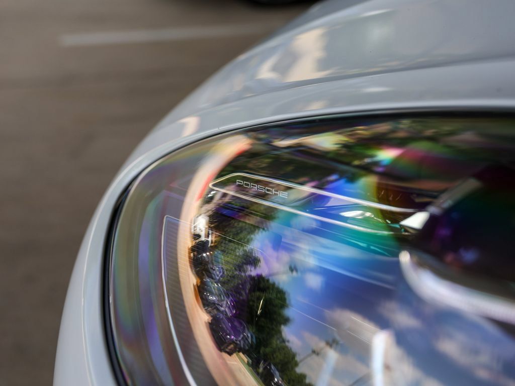 Certified 2026 Porsche Macan AWD/4WD image 12
