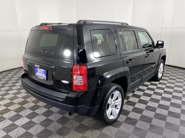 Used 2015 Jeep Patriot Latitude AWD/4WD image 5