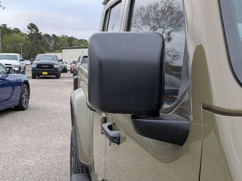 New 2026 Jeep Gladiator Sport AWD/4WD image 11