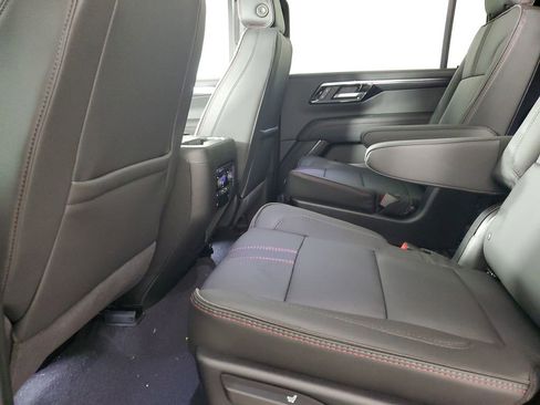 New 2026 Chevrolet Suburban RST image 14