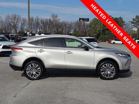 Used 2021 Toyota Venza Limited image 6