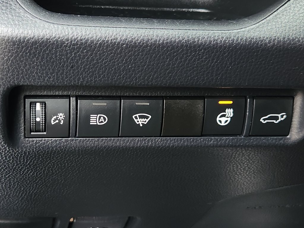 Used 2019 Toyota RAV4 XLE Premium w/ Cold Weather Package AWD/4WD image 12