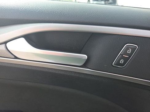 Used 2020 Ford Fusion SE FWD image 20