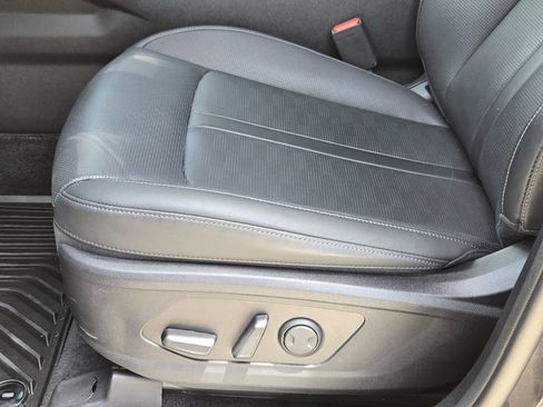 New 2026 Kia Sorento EX w/ EX Premium Package FWD image 19