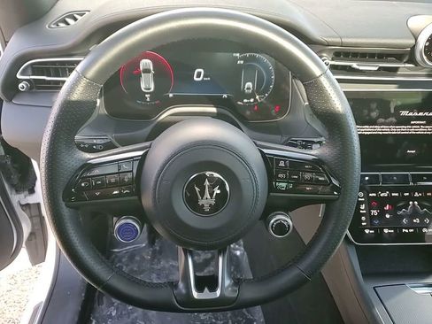 Certified 2024 Maserati Grecale GT image 23