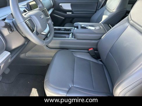 New 2025 Ford Expedition Active image 9