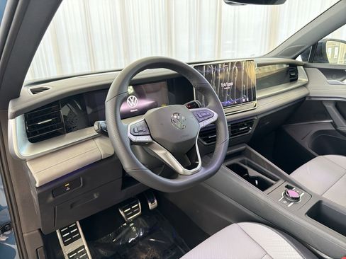 New 2026 Volkswagen Tiguan SE R-Line FWD image 4