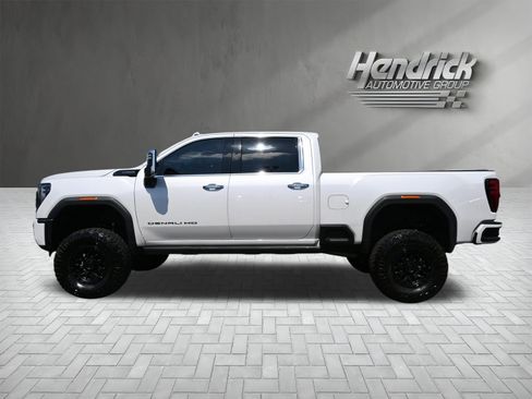 Used 2024 GMC Sierra 3500 Denali Ultimate AWD/4WD image 7
