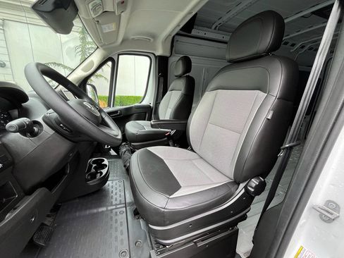 Used 2026 RAM ProMaster 2500 w/ Convenience Group FWD image 17