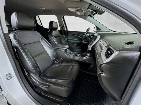 Used 2023 GMC Acadia SLT image 28