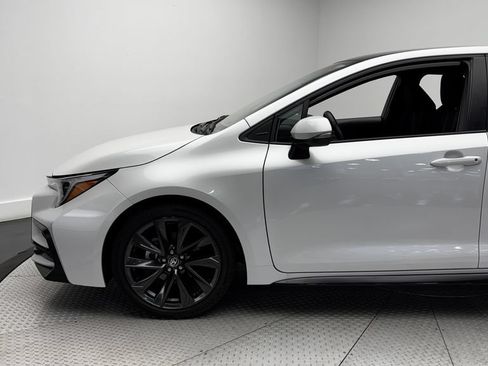 Used 2025 Toyota Corolla SE FWD image 5