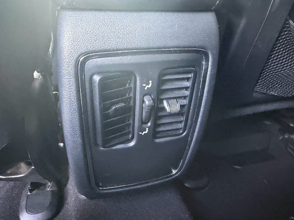 Used 2019 Jeep Grand Cherokee Laredo RWD image 11