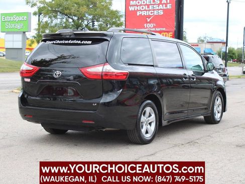 Used 2018 Toyota Sienna LE image 5