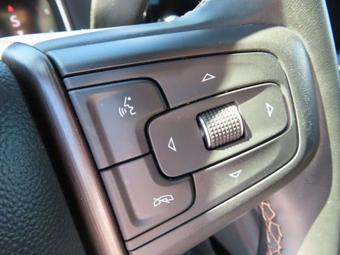 Used 2025 GMC Sierra 3500 AT4 w/ AT4 Preferred Package AWD/4WD image 21