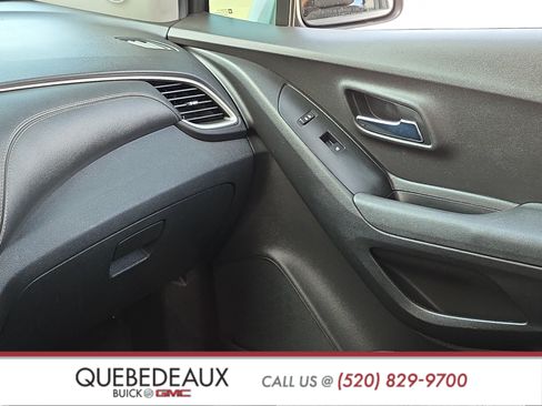Used 2017 Chevrolet Trax LS FWD image 19
